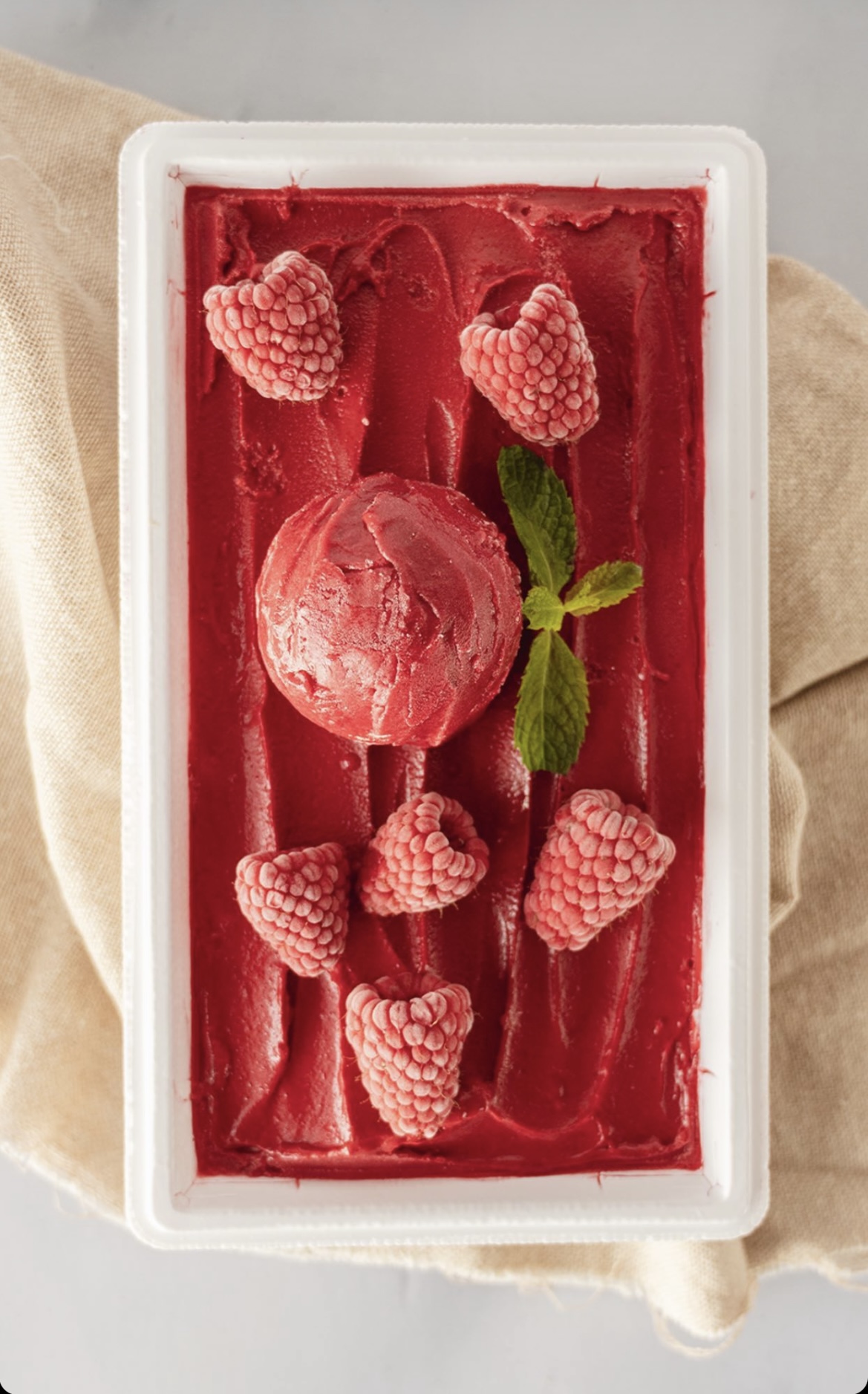 Raspberry Sorbet (1 ltr)